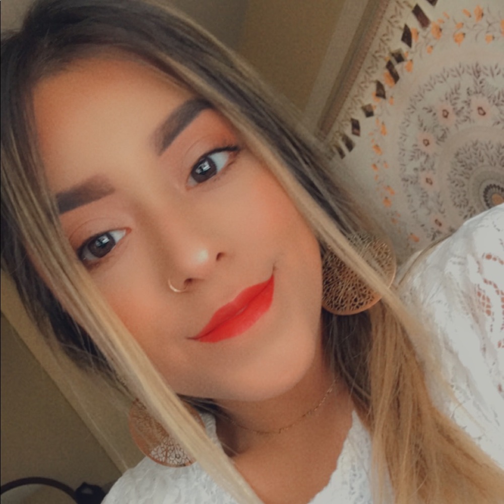 Meet your Posher, Karina